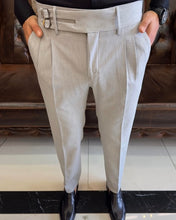 Laden Sie das Bild in den Galerie-Viewer, SleekCraft Double Buckled Corset Belt Pleated Gray Pants
