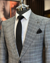 Laden Sie das Bild in den Galerie-Viewer, Stanley Slim-Fit Plaid Gray Suit
