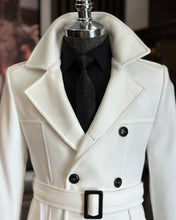 Laden Sie das Bild in den Galerie-Viewer, Madison Double-Breasted Belted Slim Fit White Coat
