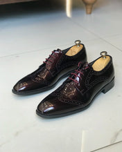 Cargar imagen en el visor de la galería, Lorencio Stuart Maroon Genuine Leather Shiny Oxford Shoes
