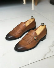 Laden Sie das Bild in den Galerie-Viewer, Allen Adams Calfskin Tan Leather Shoes
