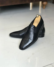 Load image into Gallery viewer, Thomas Ostrich Calfskin Black Loafer
