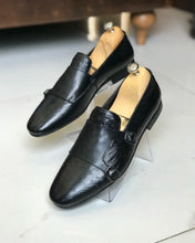 Laden Sie das Bild in den Galerie-Viewer, Allen Adams Black Double Strap Leather Loafer
