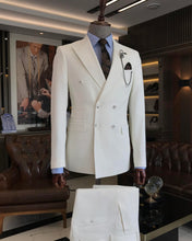 Laden Sie das Bild in den Galerie-Viewer, Clark Slim-Fit Solid Double Breasted White Suit
