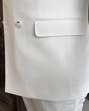 Carica l&#39;immagine nel visualizzatore di Gallery, Clark Slim-Fit Solid Double Breasted White Suit
