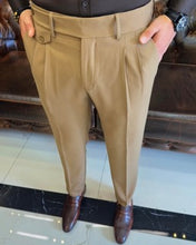 Cargar imagen en el visor de la galería, Sophisticasual Camel Slim-Fit Solid Pants With Expandable Waistband
