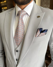 Cargar imagen en el visor de la galería, Royce White Slim-Fit Solid Gray Suit

