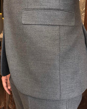 Load image into Gallery viewer, Elliott Slim-Fit Solid Gray Suit
