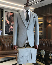 Charger l&#39;image dans la galerie, Everett Slim-Fit Solid Gray Suit
