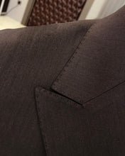 Laden Sie das Bild in den Galerie-Viewer, Clark Slim-Fit Solid Double Breasted Brown Suit
