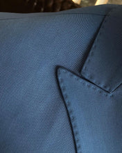 Laden Sie das Bild in den Galerie-Viewer, Clark Slim-Fit Solid Double Breasted Blue Suit
