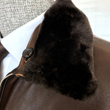 Carica l&#39;immagine nel visualizzatore di Gallery, Chelsea Lambskin Leather Slim Fit Taba Jacket
