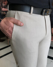 Laden Sie das Bild in den Galerie-Viewer, Dominic Beige Slim-Fit Solid Pants
