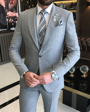 Charger l&#39;image dans la galerie, Vincent Slim-Fit Solid Gray Suit
